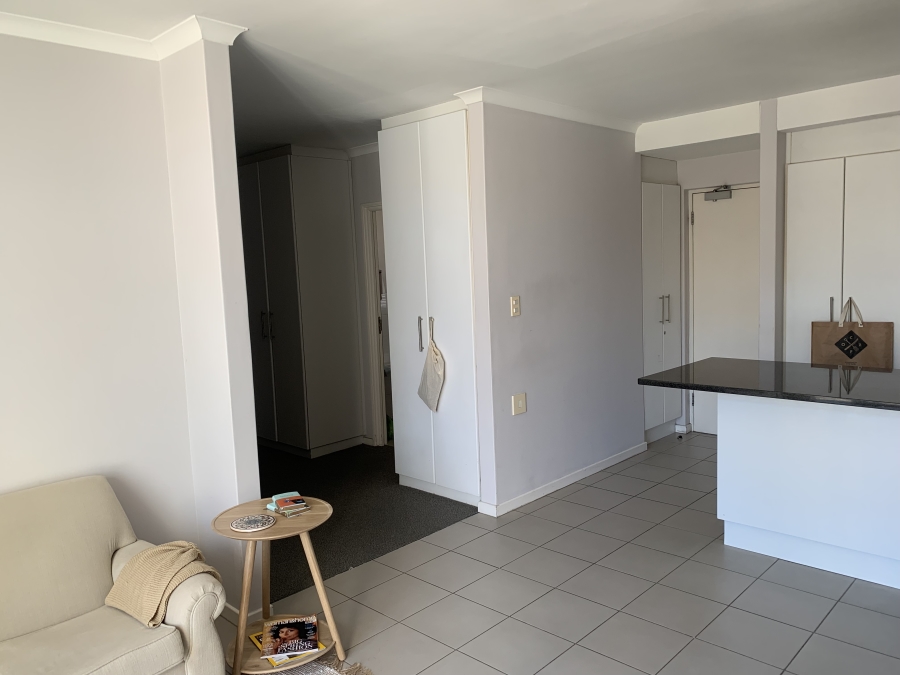 1 Bedroom Property for Sale in Vredehoek Western Cape